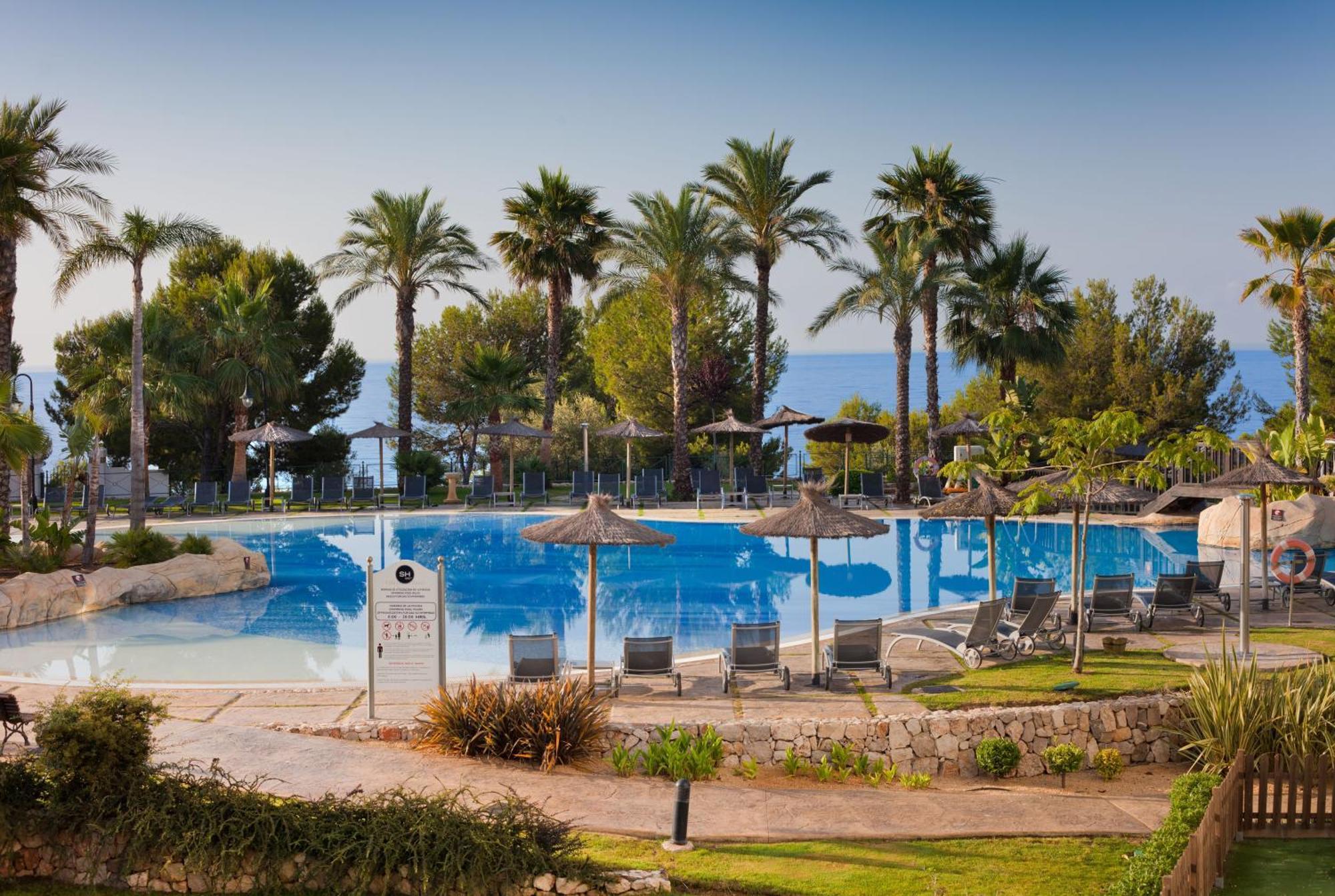 Sh加迪亚别墅酒店 阿尔啼 外观 照片 Pool at the resort